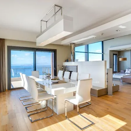 Luxury House Mystique *